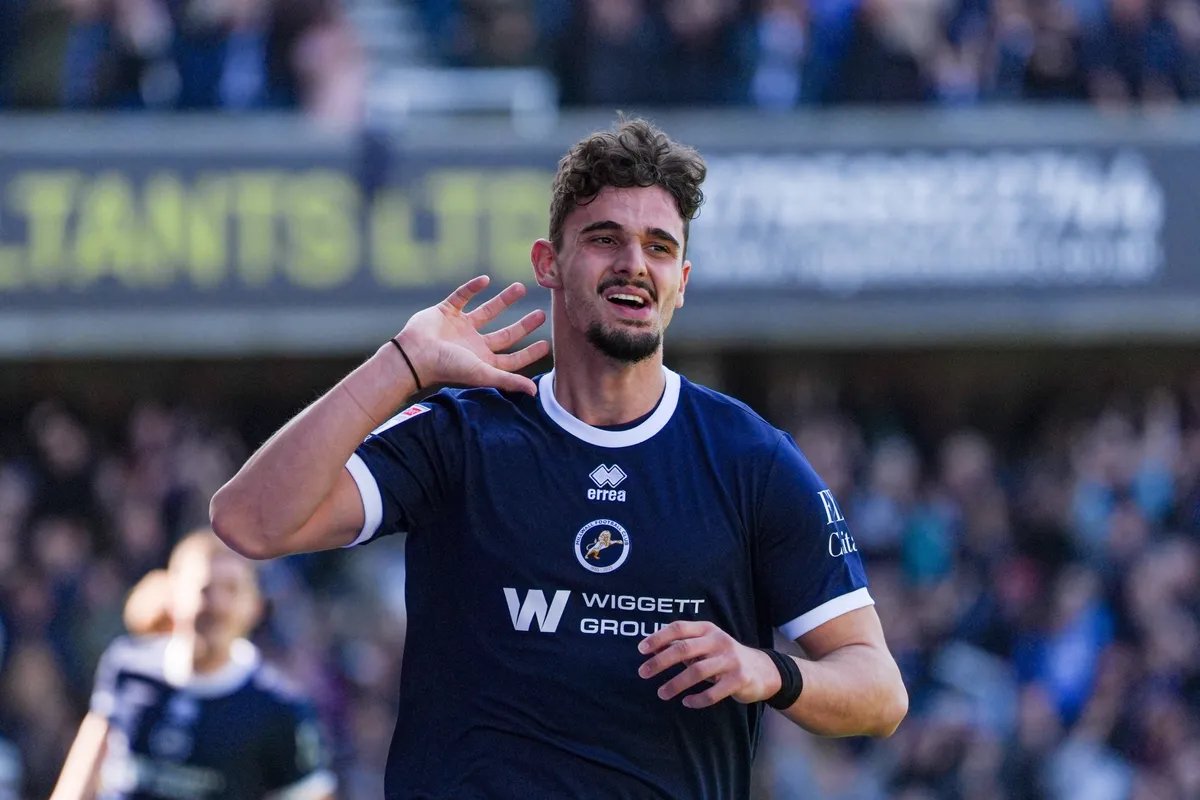 Slavni klub ispao u treću ligu, Milvol sa Srbinom grabi ka Premijer ligi