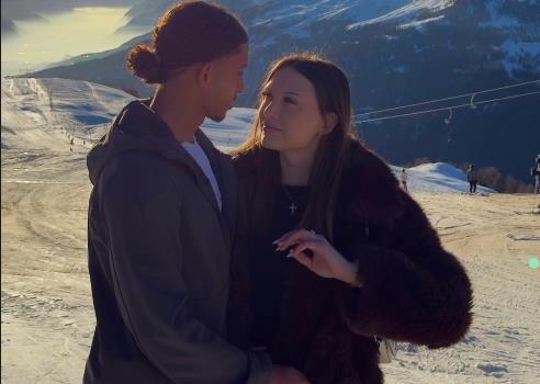 NEVEROVATNA PRIČA O HEROJU JEZIVE TRAGEDIJE U KRAN-MONTANI! Uleteo u vatru da spase devojku, pa zadobio teške povrede! Par meseci kasnije potpisao prvi ugovor!