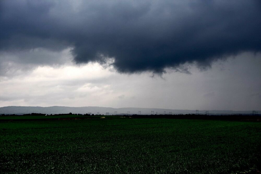 DANAS OBLAČNO VREME, ALI VIDEĆEMO I MALO SUNCA: Biće hladnije, a narednih dana nas čeka nešto sasvim drugačije!