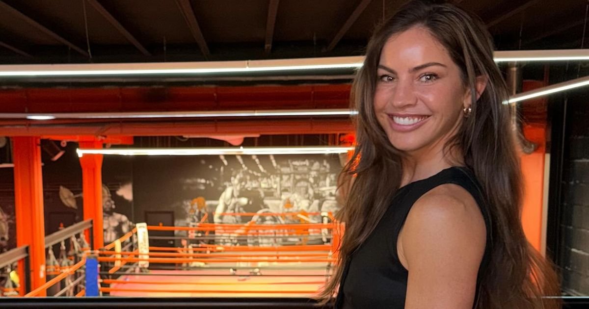 Bokserku brutalno vređali jer je izvadila silikone, ona im šmekerski odgovorila