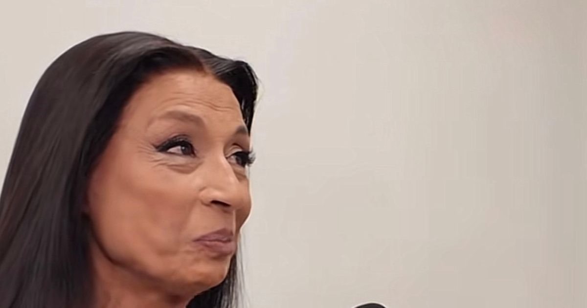 Rodila ga u zatvoru, sada se PRVI put pojavila u javnosti: Ovo je majka velike zvezde, svi se raspametili