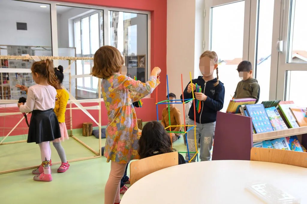 Grad sagradio tri nova vrtića, vredna oko 9 miliona evra, a nijedan ne radi: Zahtev za upotrebnu dozvolu odbijan čak 5 puta, a na hiljade dece čeka mesto