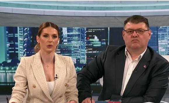 NAKON ŠTO MU SE SLOŠILO U PROGRAMU UŽIVO, VRATIO SE PRED MALE EKRANE: Predrag Sarapa vodi emisiju