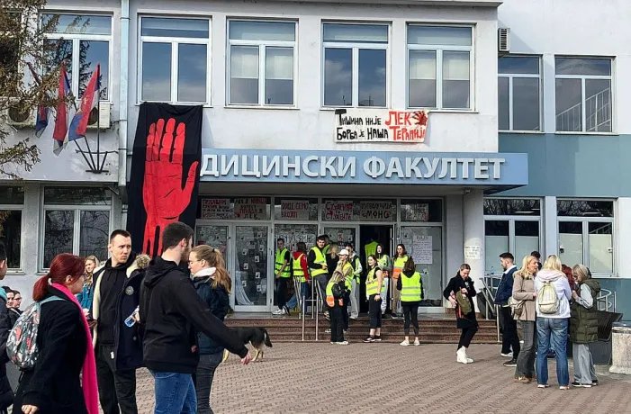 "Mi želimo da se poštuje zakon": Sastanak studenata i dekana Medicinskog fakulteta zbog odbijene kandidature