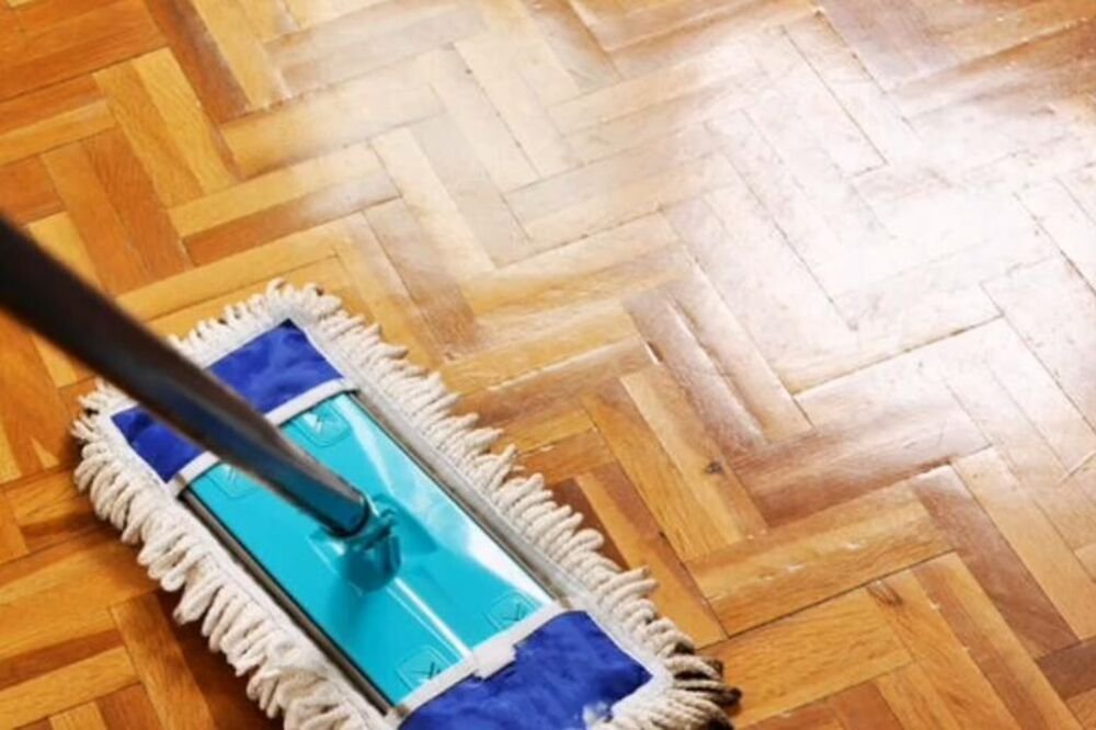 Hoblovanje i majstori vam ne trebaju: Dovoljan je samo 1 sastojak iz kupatila da sredite ogrebotine na parketu!