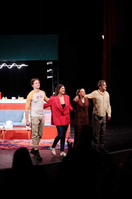 "Jedna najboljih komedija ove godine": I u Beograd stigli "Ljudi odozgo", pozorišni hit u Evropi i Latinskoj Americi