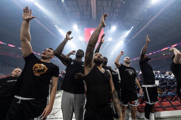 PUKA SLUČAJNOST ILI BRUTALNA PROVOKACIJA?! Partizanova objava posle Zvezdinog kraha PODIGLA PRAŠINU i zapalila mreže: Crno-beli sipali so na ranu večitom rivalu