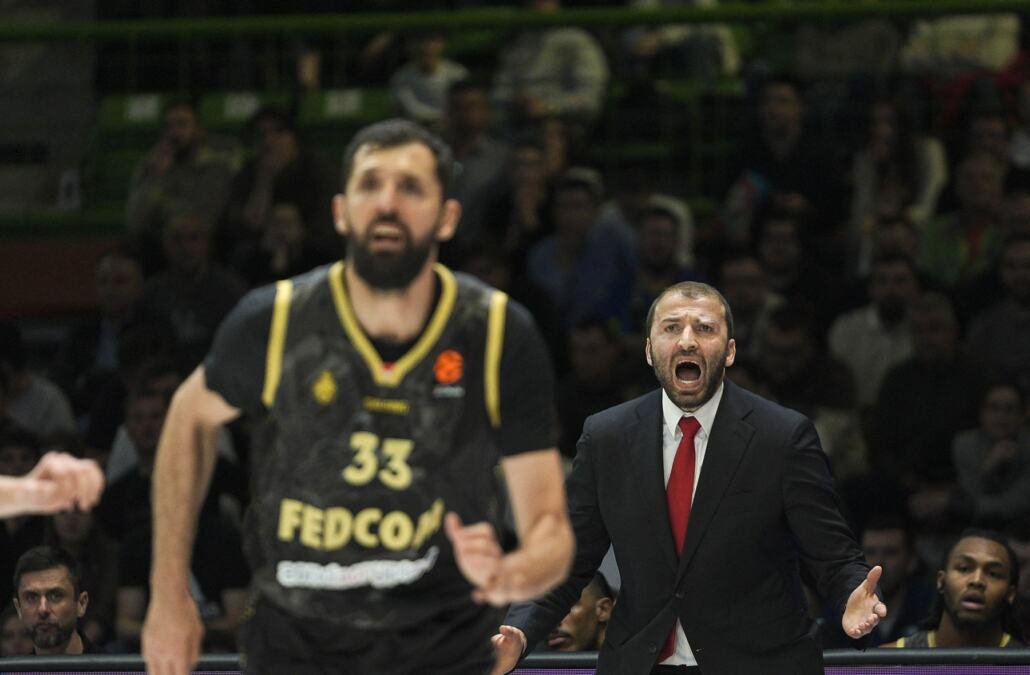 SUROVO ISKREN! TRENER MONAKA SMATRA DA NE ZASLUŽUJE DA BUDE TU GDE JESTE: Njegove reči odjekuju, evo šta je imao da kaže posle poraza od Panatinaikosa!