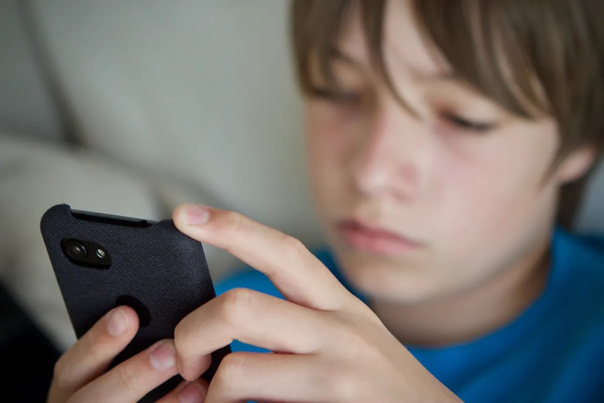 Tribina u Nišu: Prekomerno korišćenje mobilnih telefona ostavlja posledice na zdravlje