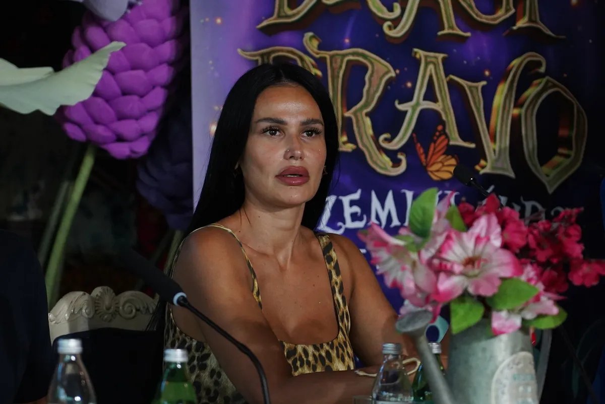 "Bio je stariji od mog oca": Pevačica iznenadila priznanjem o bivšoj ljubavi