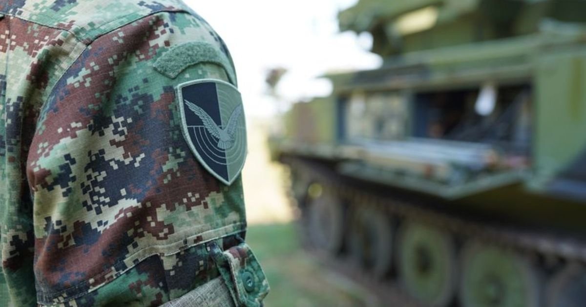 Uručeni prvi ugovori o radu na neodređeno vreme profesionalnim vojnicima