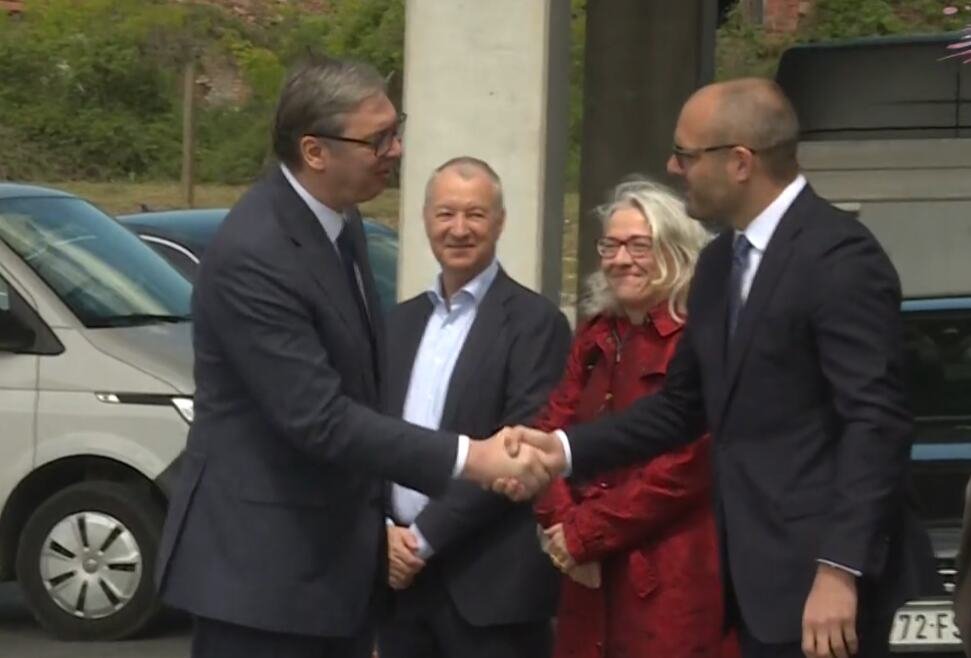 UŽIVO VUČIĆ U PARAĆINU: Predsednik na svečanom otvaranju novog proizvodnog pogona kompanije Vaider Srpska fabrika stakla