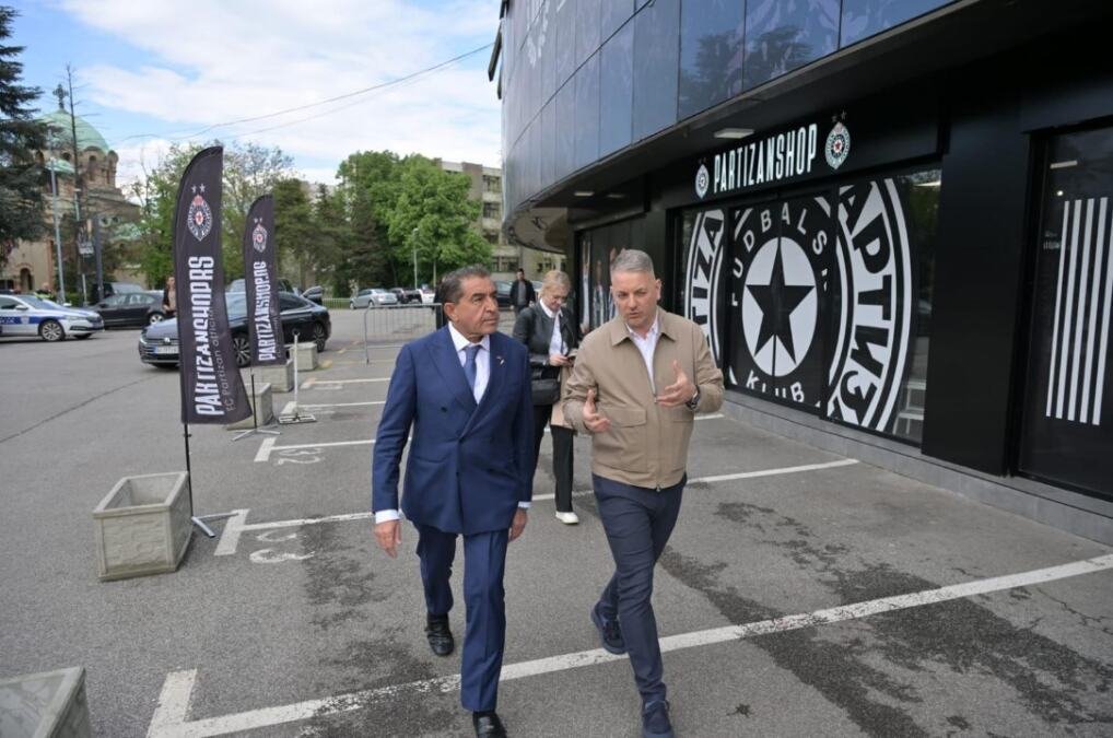 NOVA BRUKA UPRAVE PARTIZANA! Saradnik Donalda Trampa najavio posetu Humskoj - niko od čelnika ga nije dočekao!