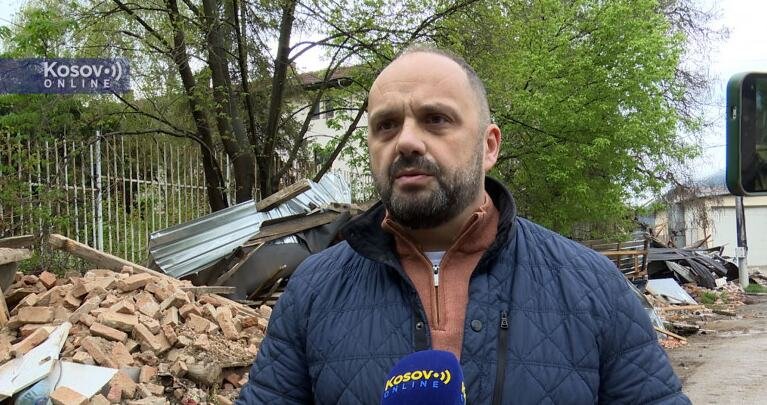 GRADONAČELNIK SEVERNE MITROVICE RADOJEVIĆ: Iza nas nisu samo srušene garaže, svedočimo rušenju zakona, našeg života, totalnog bezakonja i anarhije, govora sile