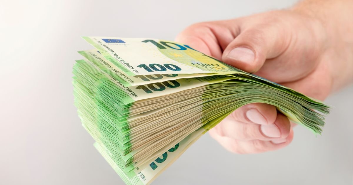 Sistat: Plata značajno iznad 1.500 €, evo ko zarađuje najviše. Najlošije prolaze u ugostiteljstvu