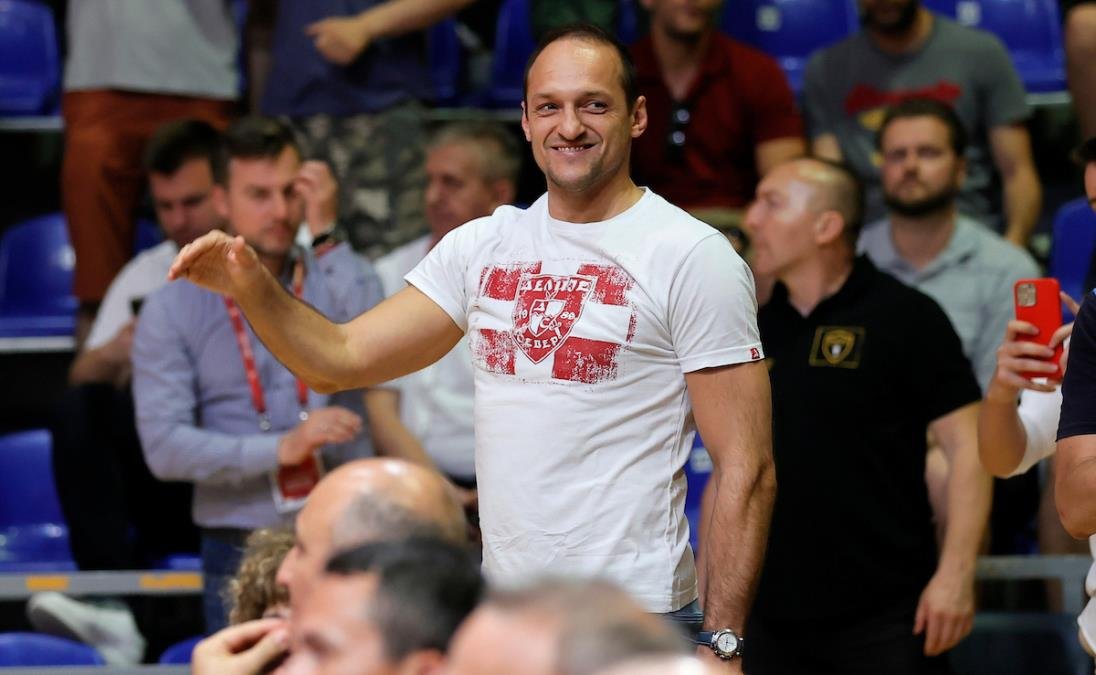 "AKO NA TO DODAMO DA JE KLUB IMAO NAJVEĆI BUDŽET U SVOJOJ ISTORIJI..." Igor Rakočević se oglasio posle poraza od Barse! Uopšte nije štedeo Crvenu zvezdu...