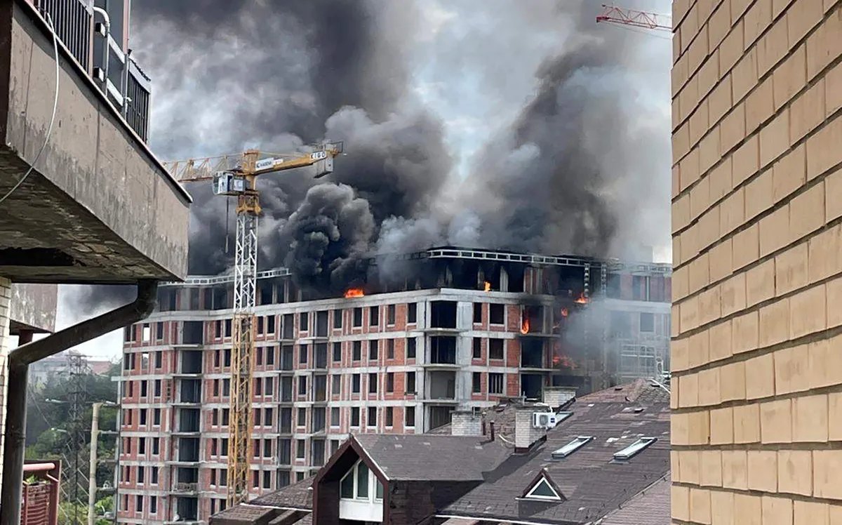 Veliki požar na Čukaričkoj padini: Gori stambeni blok "Victory gardens" u izgradnji na mestu FMP