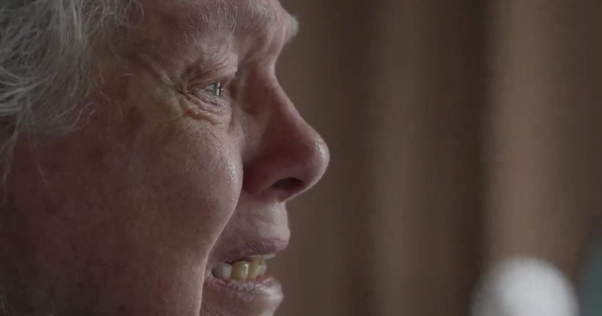 Starica postala žrtva internet prevare: Izgubila 80.000 $, kaže da ju je slomljeno srce umalo koštalo života