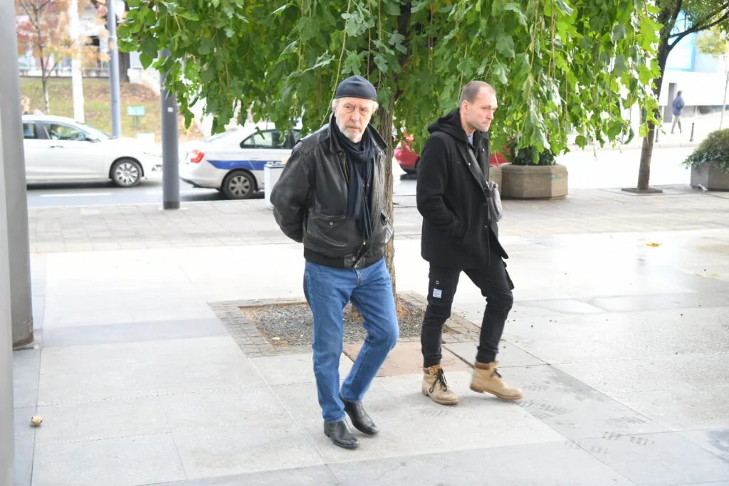 Odrastao je na Kosovu, oženio Hrvaticu, pravio žurke sa Milenom Dravić: Životna priča našeg glumca čijeg sina svi znate