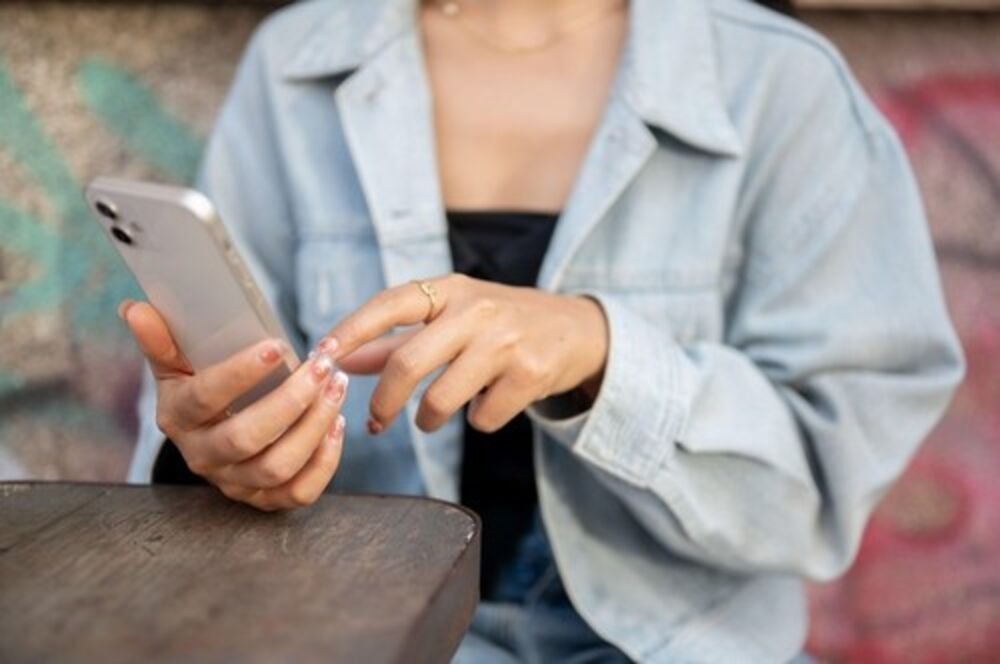 Opasna prevara kruži Srbijom: Ukoliko vam je stigao ovakav SMS, nikako ne nasedajte, skupo će vas koštati