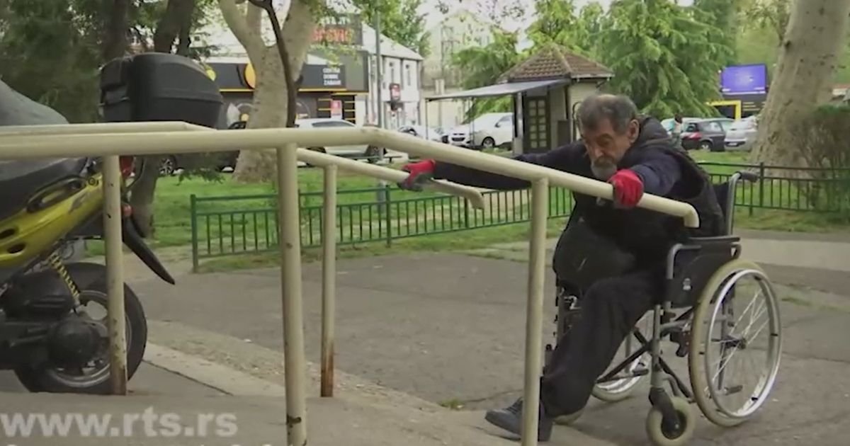 Bez zidarskih rukavica ne sme iz stana: Radiša je zarobljen u beogradskom soliteru, a život mu je BORBA