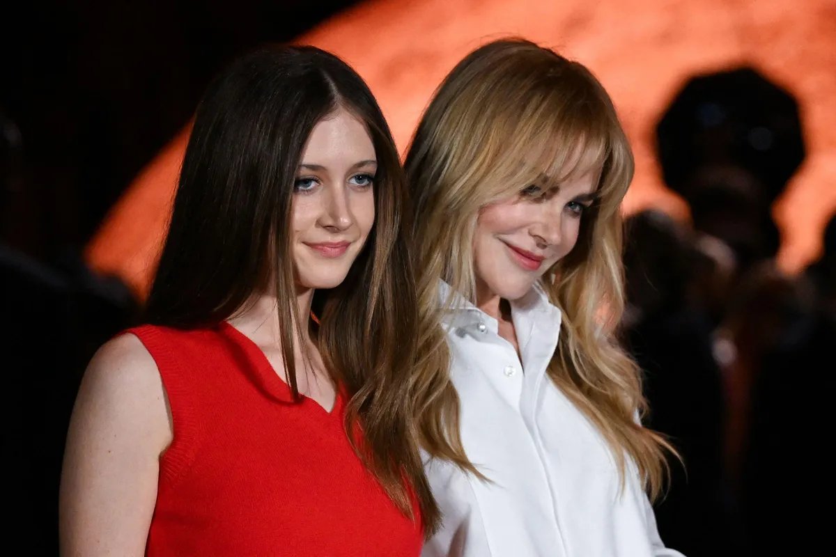 Ćerka Nikol Kidman proslavila maturu u bajkovitoj haljini: Zablistala u kreaciji vrednoj skoro 13.000 dolara FOTO