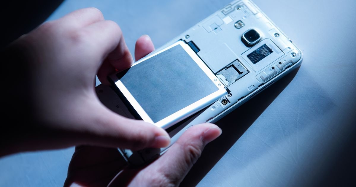 Telefoni će opet imati baterije koje sami menjamo: Nova pravila EU od 2027. godine