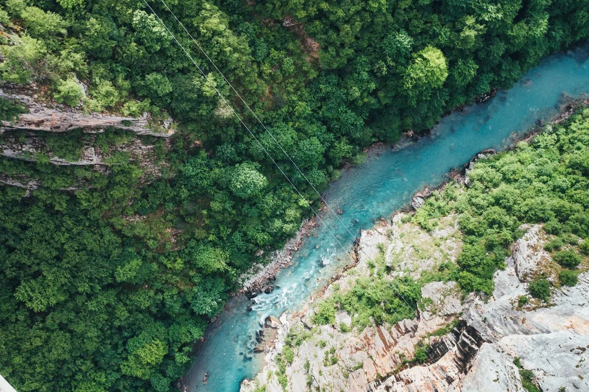 Turistkinja iz Austrije poginula usled prevrtanja kajaka na reci Tari kod Foče