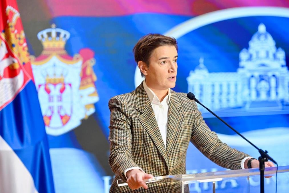 TOLIKO O PROFESIONALNOSTI I OBJEKTIVNOSTI! Ana Brnabić o blokaderskim medijima: Kažu da su proevropski, a ne objave da je Vučić razgovarao sa Fon der Lajen
