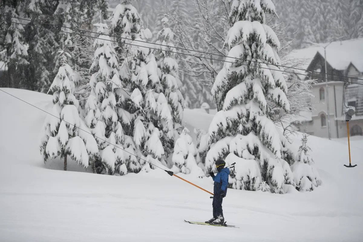 Na Jahorini palo 10 do 15 centimetara snega