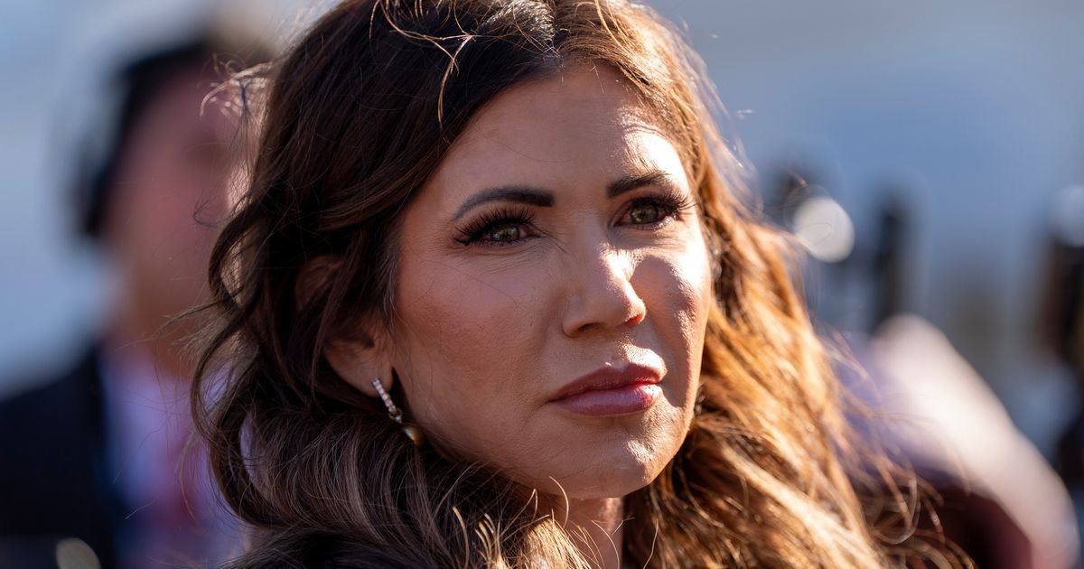 Ukrao torbicu ICE Barbike, sad ga stiže kazna: Vrednu "Gucci" tašnicu držala ispod stolice, a u njoj bogatstvo