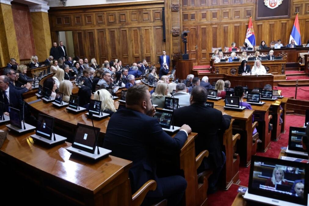 KLJUČNI DAN U SKUPŠTINI: Glasanje o 40 tačaka dnevnog reda – pred poslancima zakoni, sporazumi i važna odluka o projektu beogradskog metroa