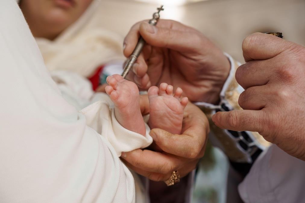 Da li je dozvoljeno prekinuti staro kumstvo? Otac Dušan objasnio kada zapravo smete da promenite kuma