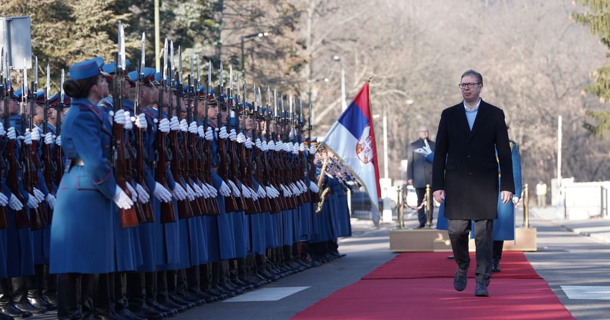 Vučić čestitao Dan Vojske Srbije: Vojska snažan i pouzdan stub sigurnosti i mira