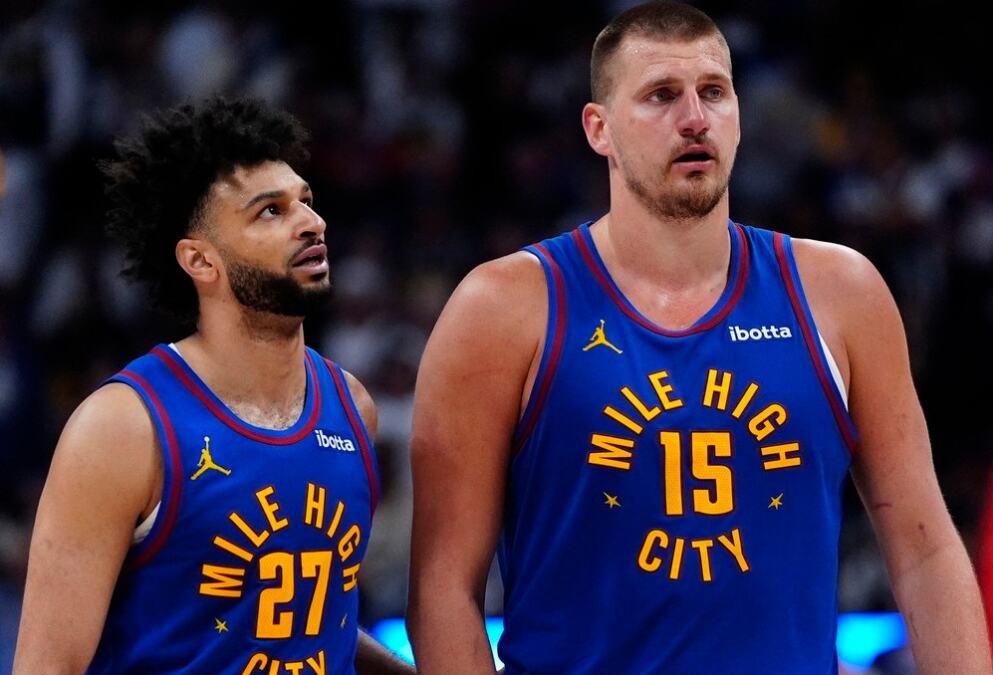 BUKTI RAT U NBA LIGI - ŽESTOKO PROZVAO JOKIĆA, PA DOBIO BRUTALAN ODGOVOR! Čeka nas HAOS na mečevima Denvera i Minesote: "Pališ vatru?!"