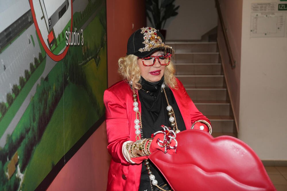 ZA KUĆU U CRNOJ GORI NUDILI JOJ MILIONE: Decenijama je ovde ulagala, a onda se desio obrt koji nije ni sanjala