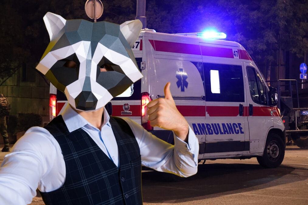 ČOVEK OBUČEN U KOSTIM RAKUNA PLAŠIO LJUDE NA BRANKOVOM MOSTU! Hitna pomoć je juče imala pune ruke posla: "Morali smo i sa policijom da intervenišemo"