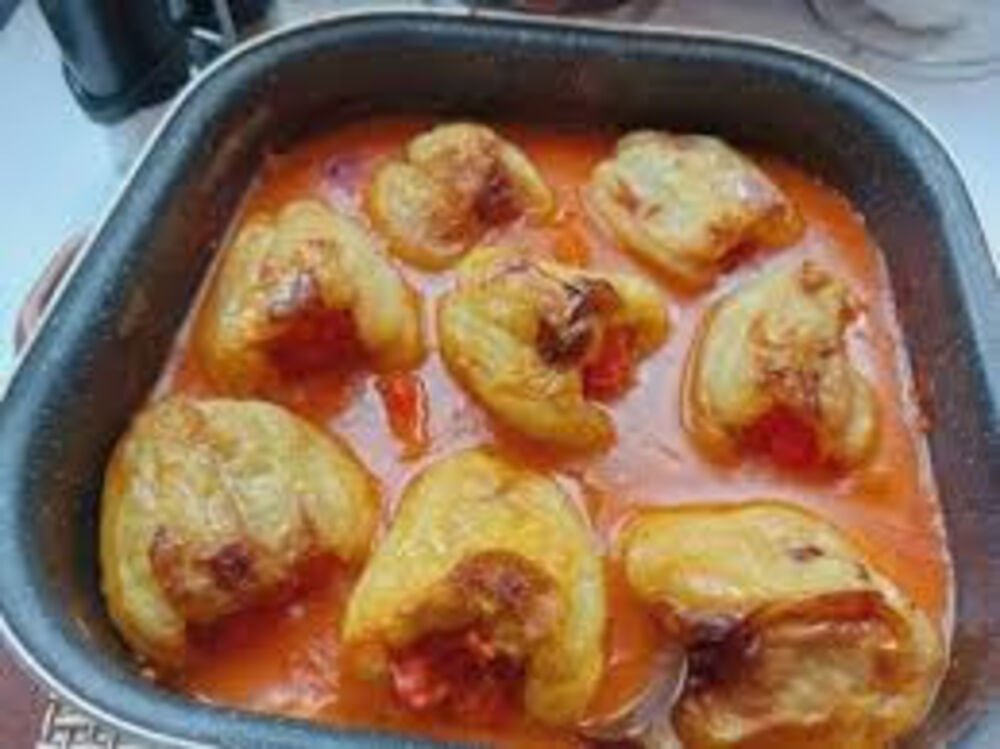 Zaboravićete na sve stare recepte kad probate ovu punjenu papriku: Niko joj neće naći manu, a jedna porcija je malo