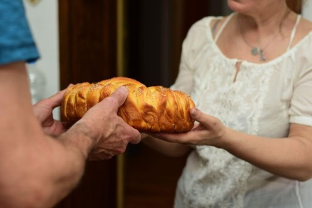 Hrvatica pitala šta je zapravo KRSNA SLAVA, pa... Srbi se momentalno oglasili, jedan detalj SVE OSTAVIO BEZ TEKSTA!