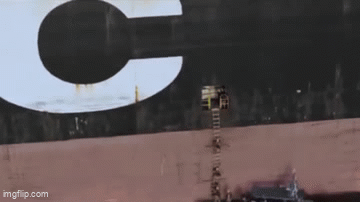 (VIDEO) Iran zaplenio dva broda, objavili snimak akcije