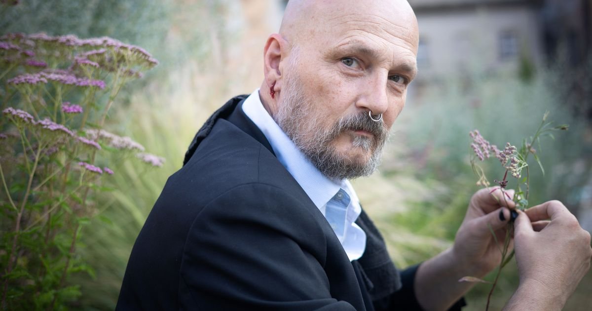 Damir Urban sa bendom i gudačima pravi koncert za pamćenje 14. juna u Luci Beograd