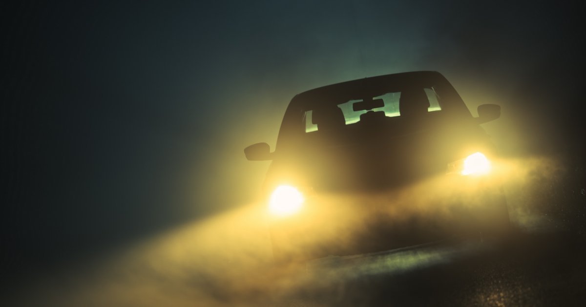 Horor prizor kod Batočine! Snimljena starica usred noći nasred puta dok "vrača": Otkrivena strašna istina