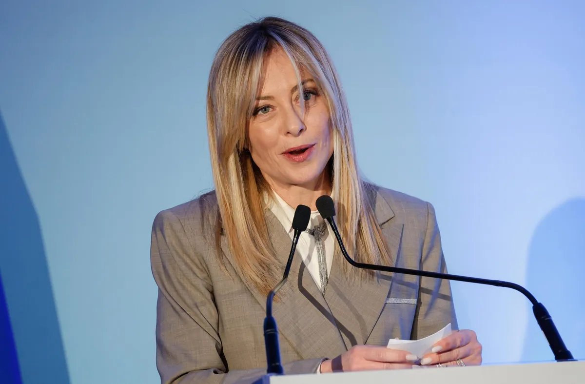 „Fašistički ološ“ i „kur*a“: Ruski voditelj napao Meloni, ona mu odbrusila