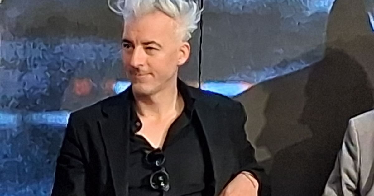 Kralj Čačka predstavio „Dobro jutro, ljudi“, dvostruki album koji pulsira između džeza, bluza i asfalta