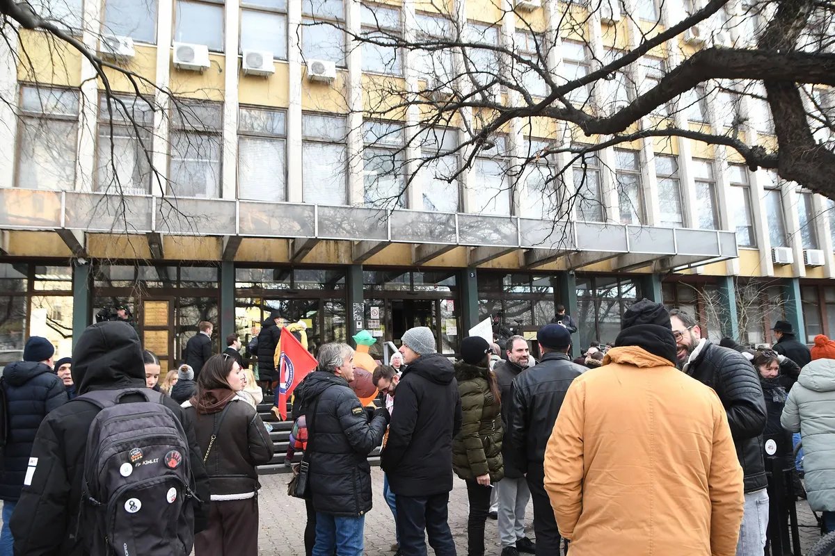 Raskrnica kod suda u Novom Sadu biće blokirana 17 minuta: Protest zbog pritvora aktivistima iz zborova