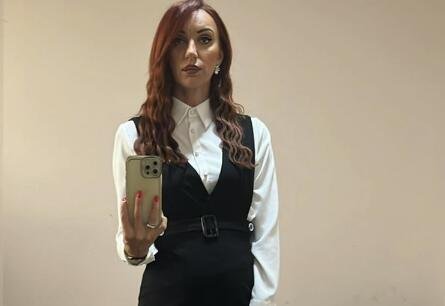 PEVAČICA RODILA TROJKE: Godinama se borila za potomstvo a onda odjednom dobila troje dece: "To izuzetno ozbiljan zadatak..."