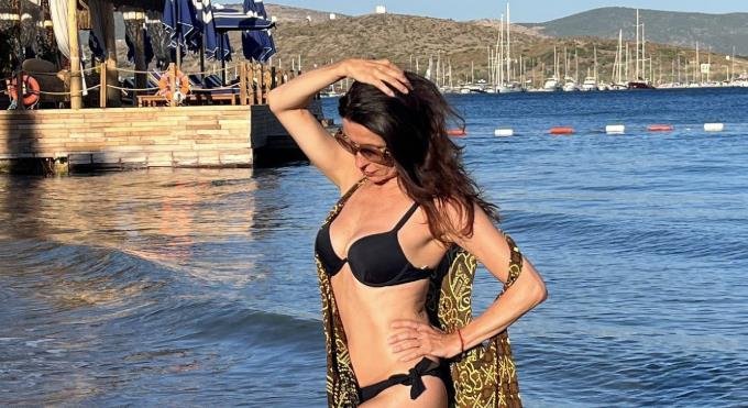 "ĆERKA ME PITALA ZAŠTO DRUGE MAME KUVAJU, A JA NE" Voditeljku muž ostavio zbog 21 godinu mlađe, a ona progovorila o majčinstvu: Izašla bih s telesnim povredama