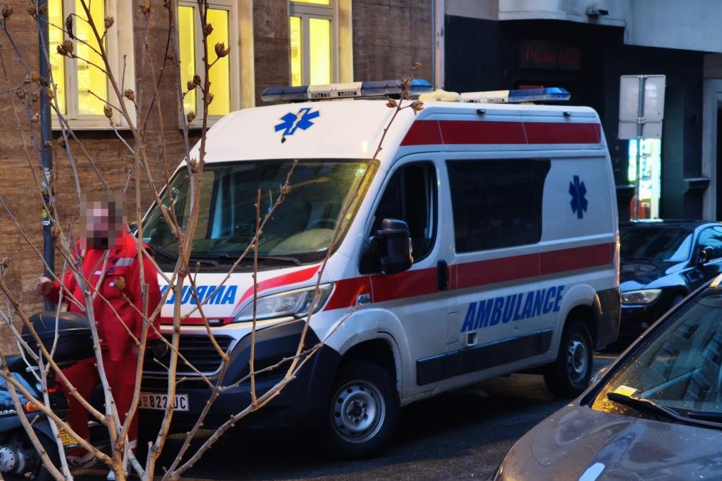 NESREĆA U BLIZINI AERODROMA U BEOGRADU Sudarila se dva automobila, nastao kolaps u saobraćaju