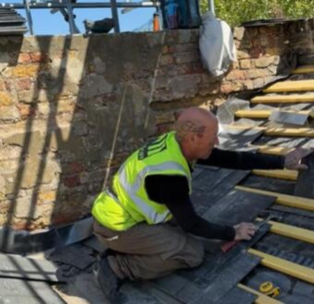 "NEMAM NI SVOJU KUĆU": Bio u popularnom bendu a danas radi kao TESAR! "Prijatelji mi dolaze u PORŠEU, ja u KOMBIJU"