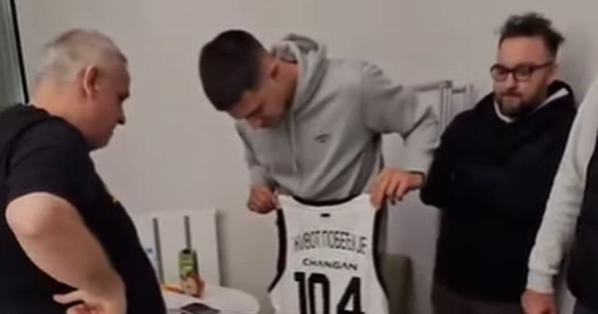 Otkriven herojski čin na utakmici Partizana: Navijaču Saši spasen život, igrači ga posetili u bolnici